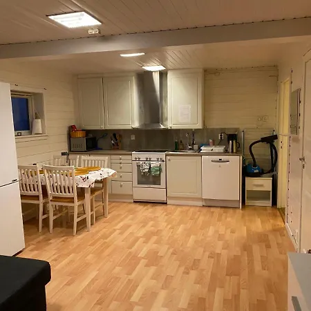 Cozy One Bedroom At Premises Tromso