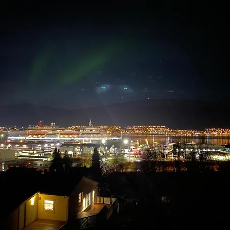 Cozy One Bedroom At Premises Tromso
