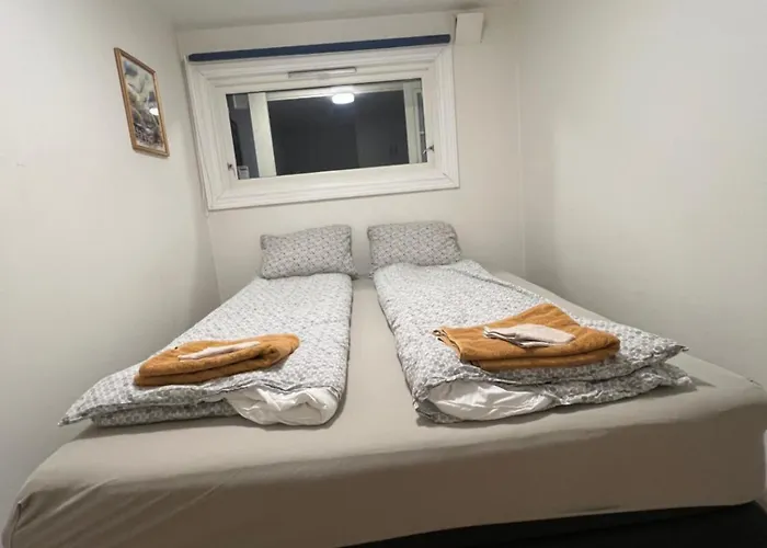 Cozy One Bedroom At Premises Lägenhet